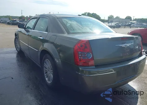 2010 Chrysler 300 Touring/Signature Series/Executive Series из США, поврежденный, VIN 2C3CA5CV6AH104783